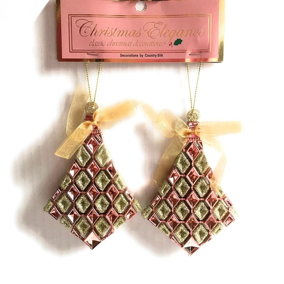 2 Christmas Pine Cone Tree Ornaments Christmas Decoration - NWT Gift 🎁 - Picture 1 of 5